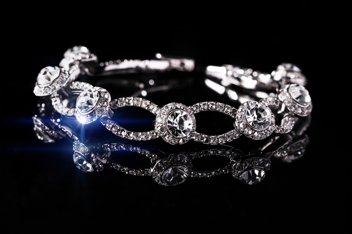 KINAVELL everyday earrings and bracelets